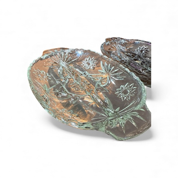 Pair of Anchor Hocking divided serving dish. EAPG Star of David pattern. - Picture 9 of 10